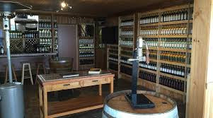 Buying Cellar Door Art, an essay to assist winemakers and cellar door managers. By Rob Kennedy Australian art insider